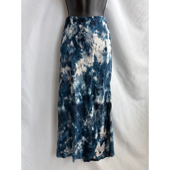 Young Fabulous and Broke Blue Tie Dye Pull On Midi Skirt Size M Sylvie Side Slit - Picture 1 of 8